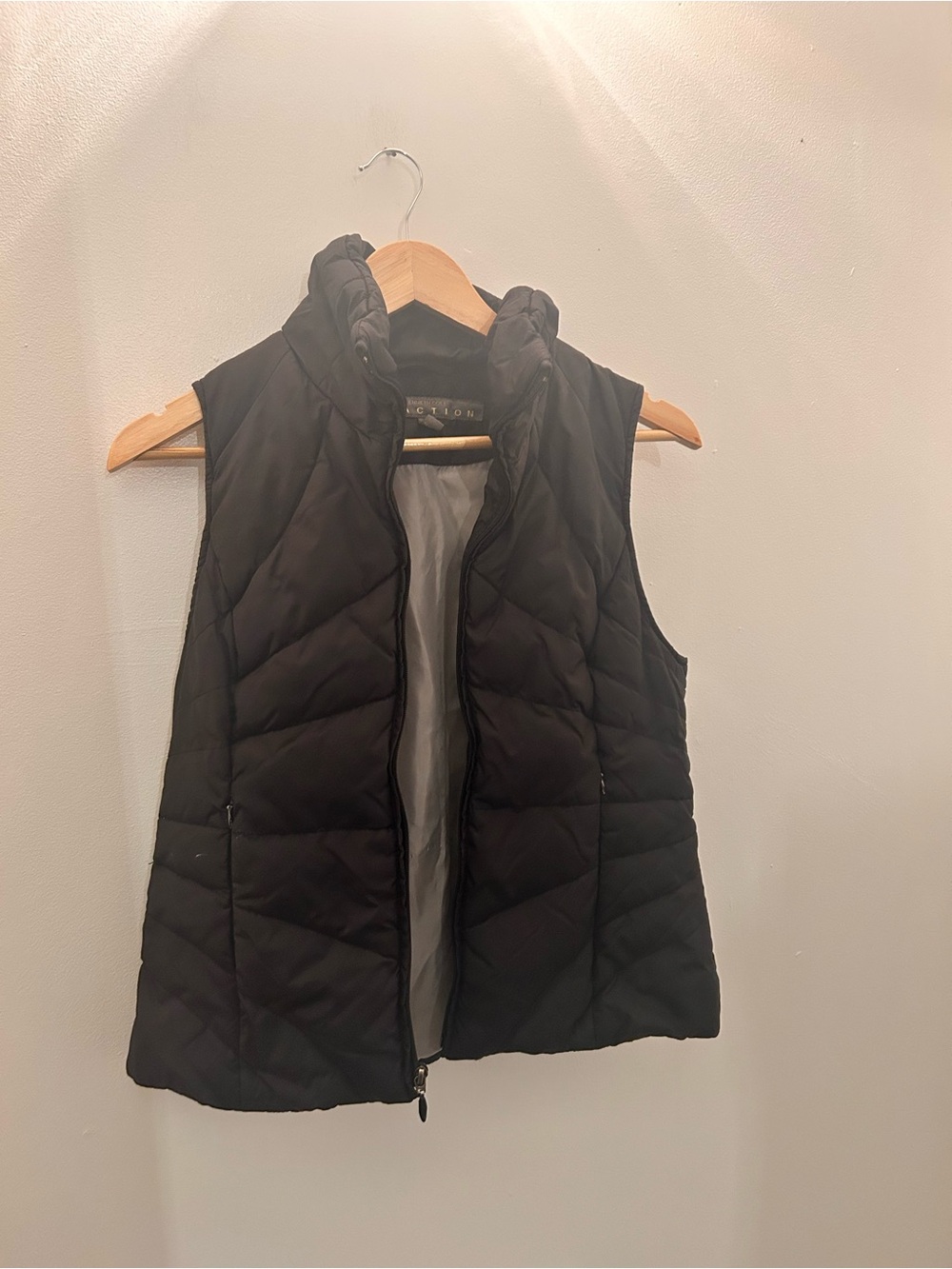 Women's Black  Puffer Vest - Size Small